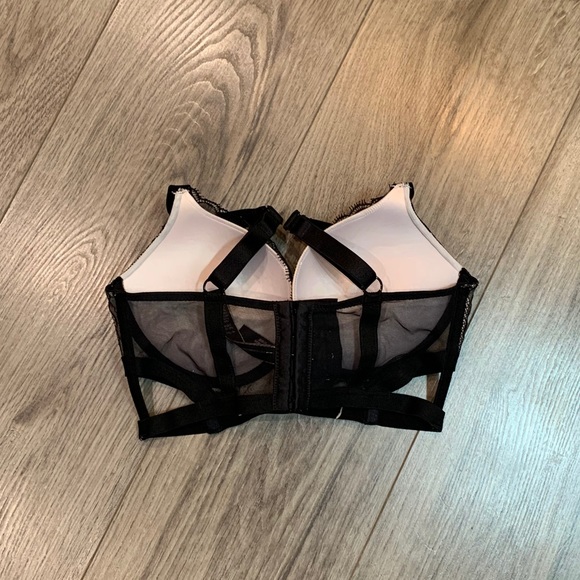 Victoria’s Secret Bra 32C - Picture 3 of 5